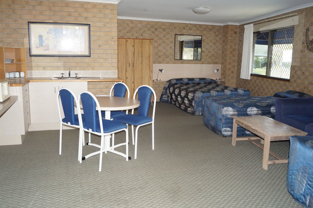 Tweed Harbour Motor Inn Твид-Хедс Экстерьер фото