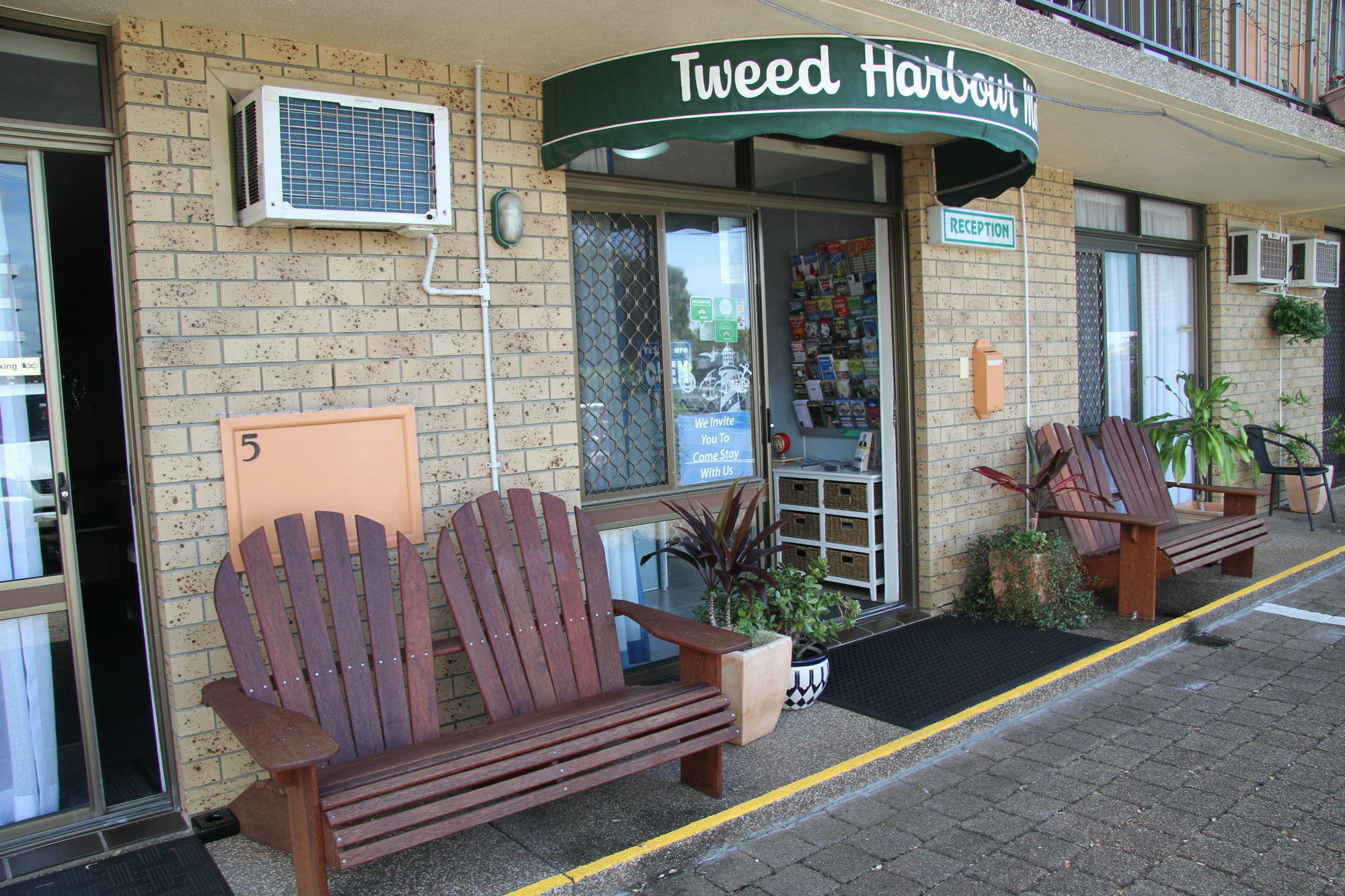 Tweed Harbour Motor Inn Твид-Хедс Экстерьер фото
